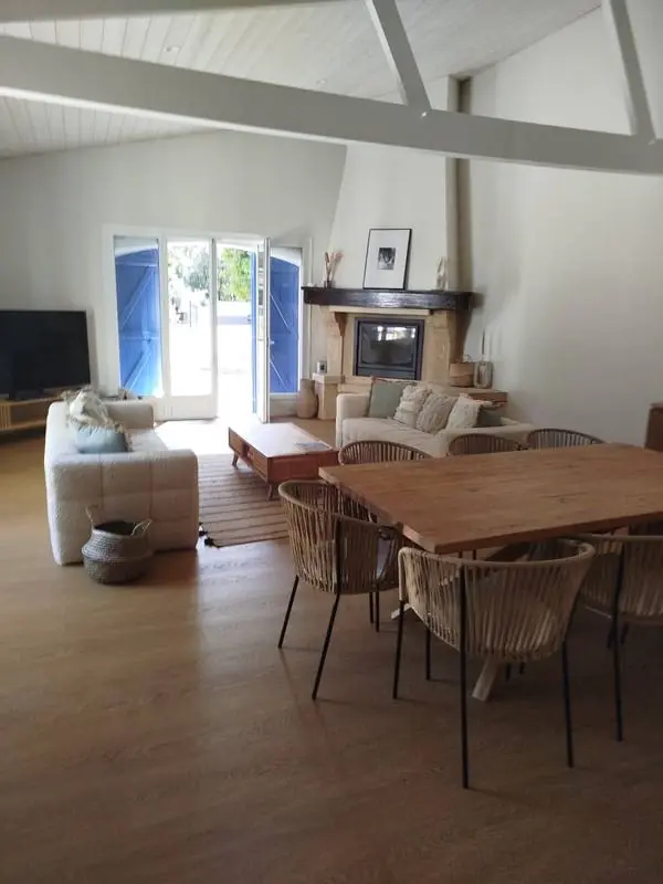 Salon Airbnb impeccable Vendée Kibreizarts